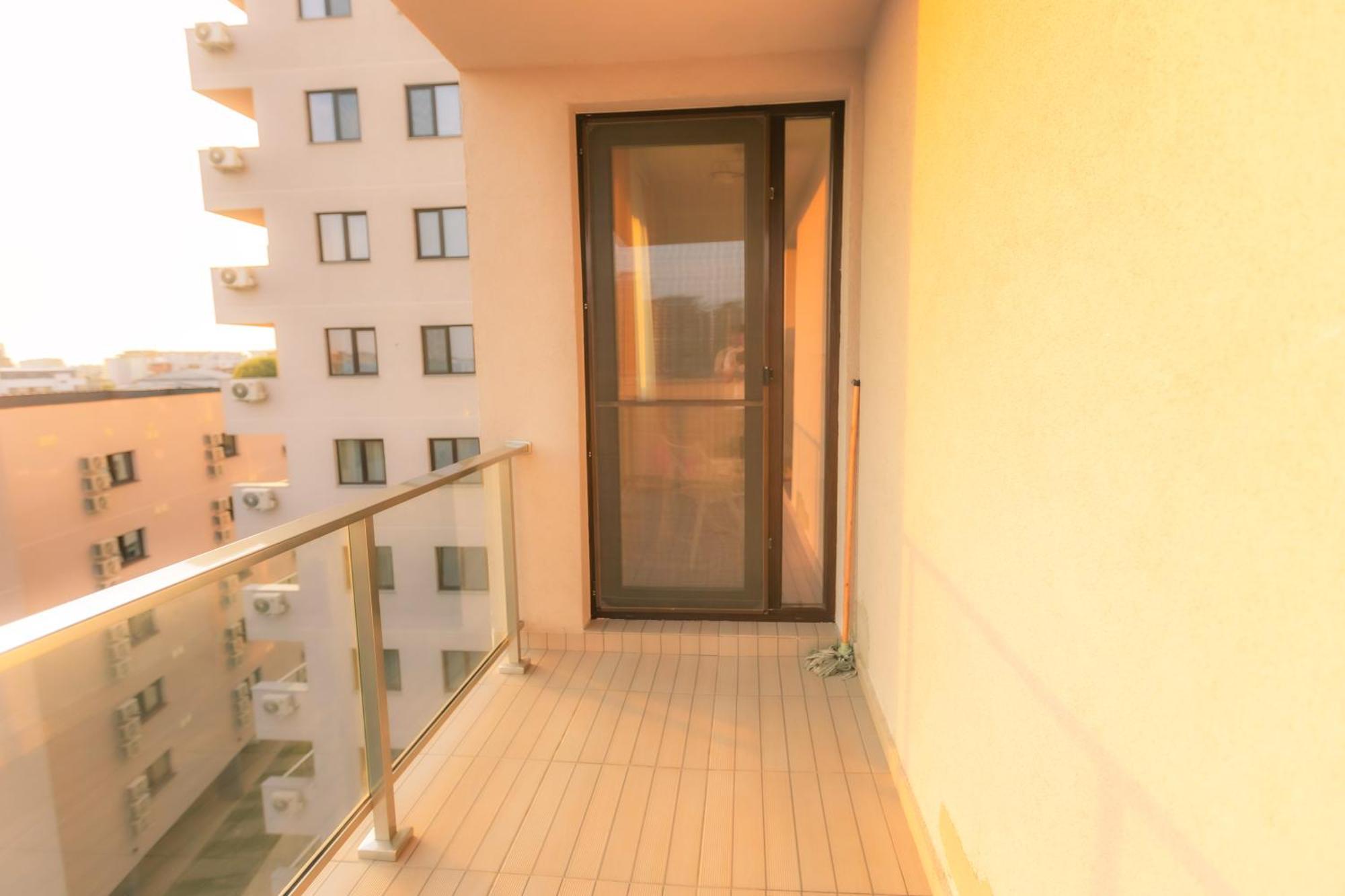 Sunset Apartment - Central Apt With Rooftop Garden Букурещ Екстериор снимка