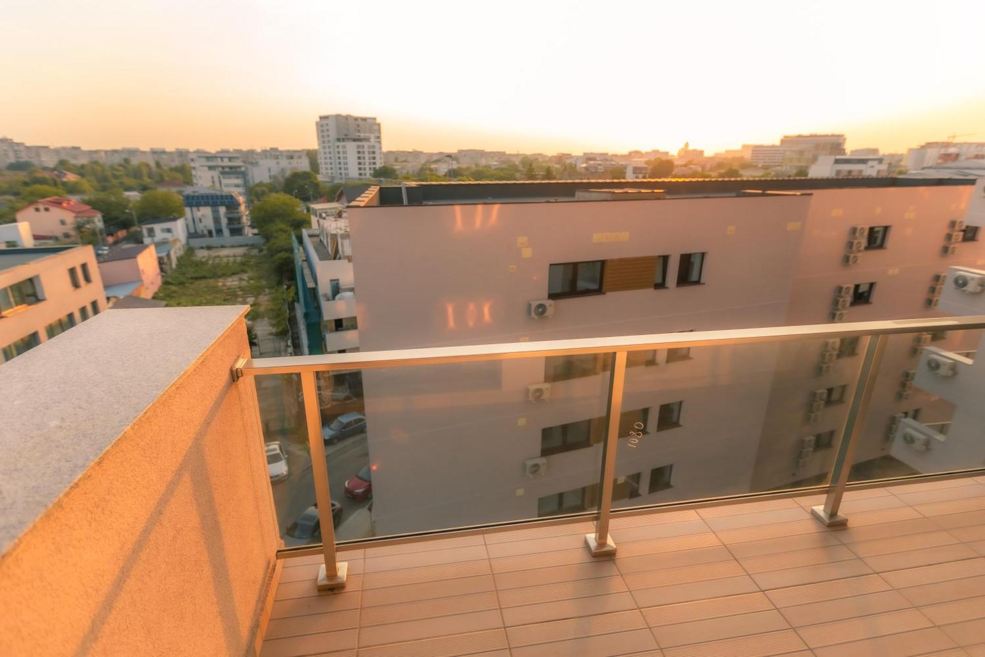 Sunset Apartment - Central Apt With Rooftop Garden Букурещ Екстериор снимка